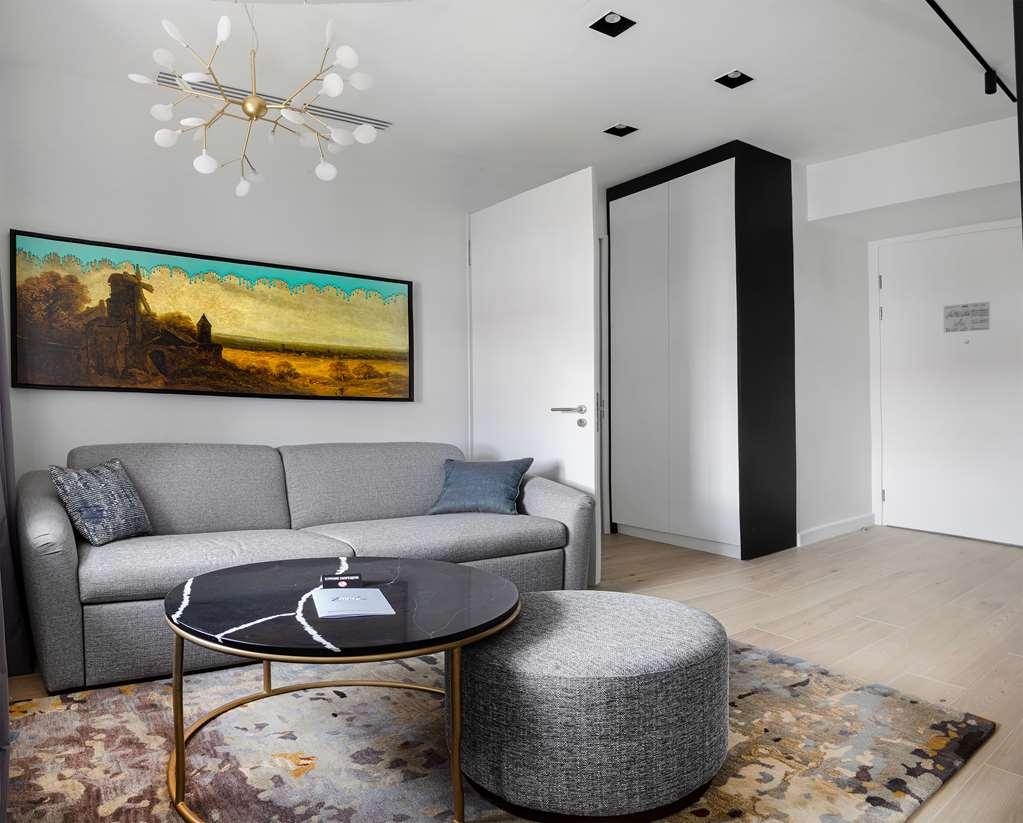 The Basilian Minsk, Curio Collection By Hilton Quarto foto