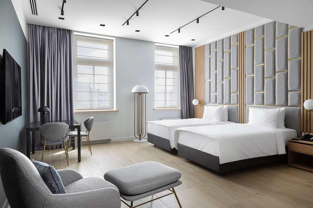 The Basilian Minsk, Curio Collection By Hilton Quarto foto