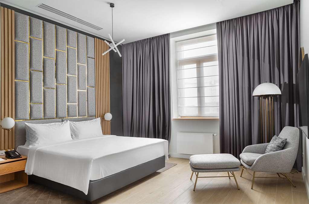 The Basilian Minsk, Curio Collection By Hilton Quarto foto