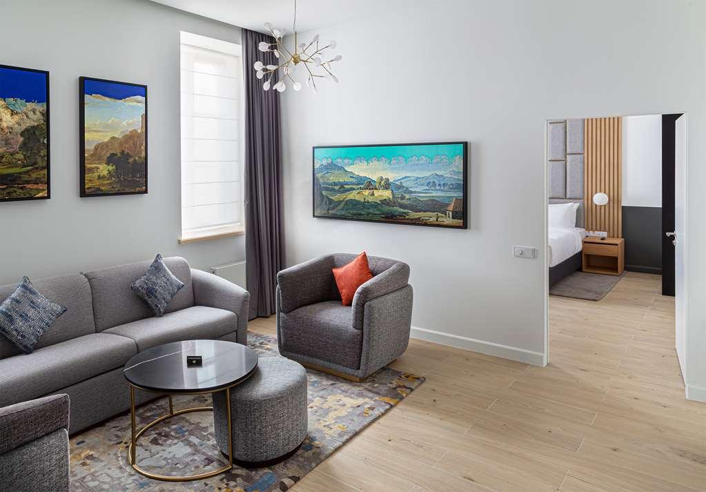 The Basilian Minsk, Curio Collection By Hilton Quarto foto