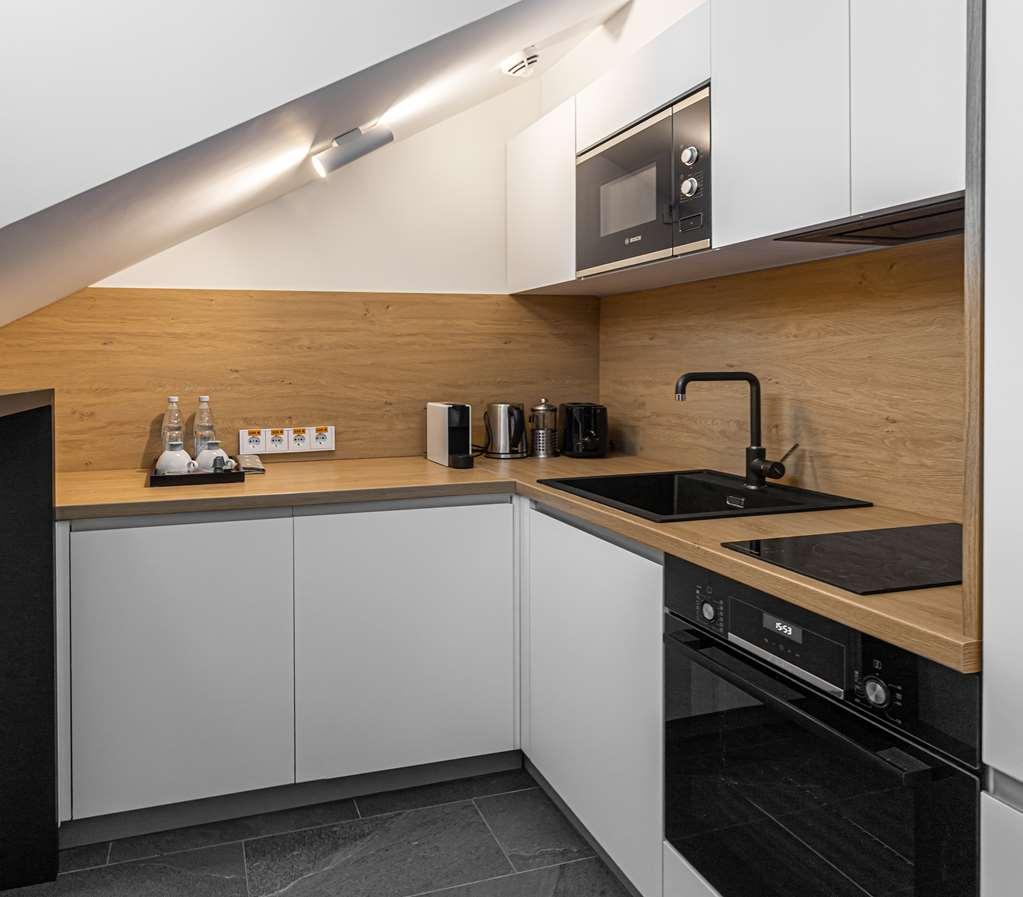 The Basilian Minsk, Curio Collection By Hilton Quarto foto