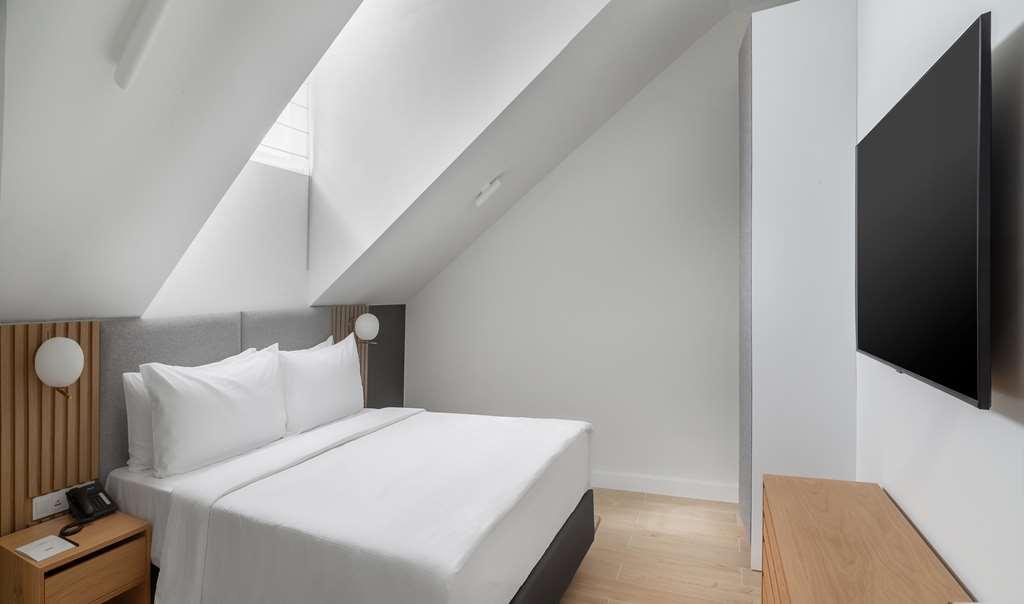 The Basilian Minsk, Curio Collection By Hilton Quarto foto